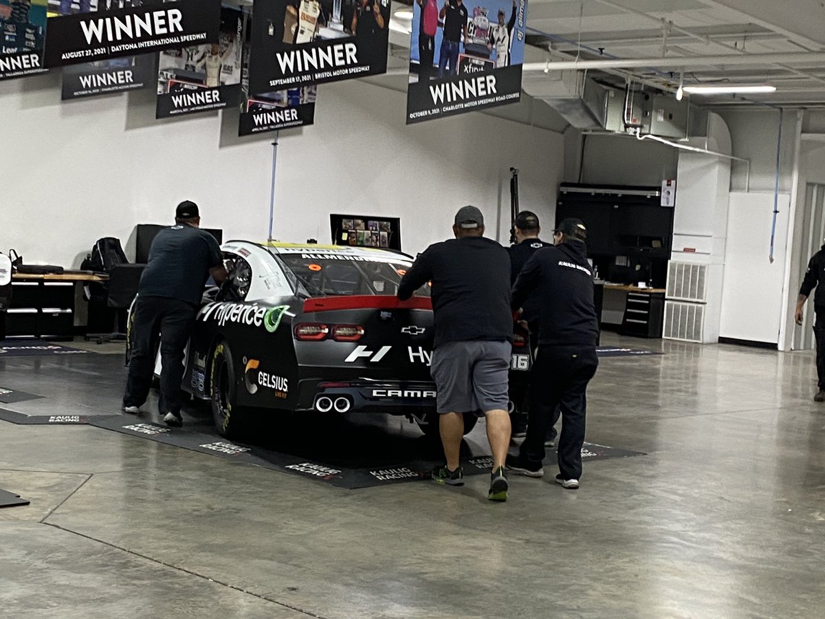 Matthew68636715's tweet photo. @TiffanieLeigh22 here are some pics of the car from yesterday https://t.co/jXeRHfW0wO
