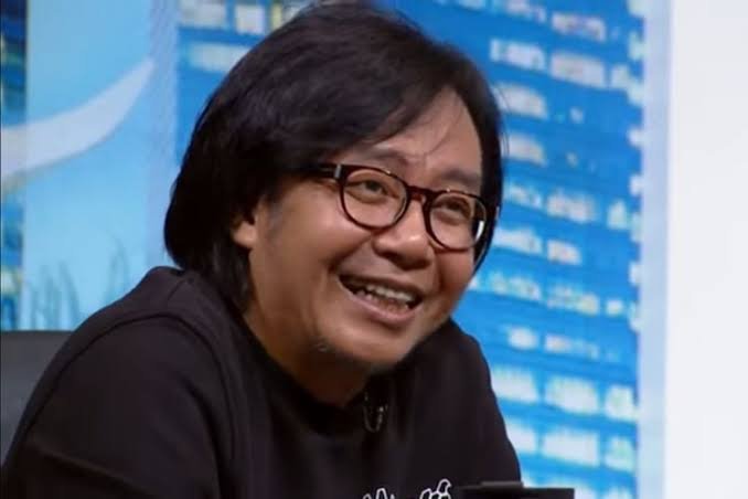 anditrapoet's tweet photo. Daripada jadi Menteri Lingkungan Hidup dan Kehutanan mending balik jadi vokalis aja deh, atau juri ajang pencarian bakat juga cocok. https://t.co/XzvRJR7cqN