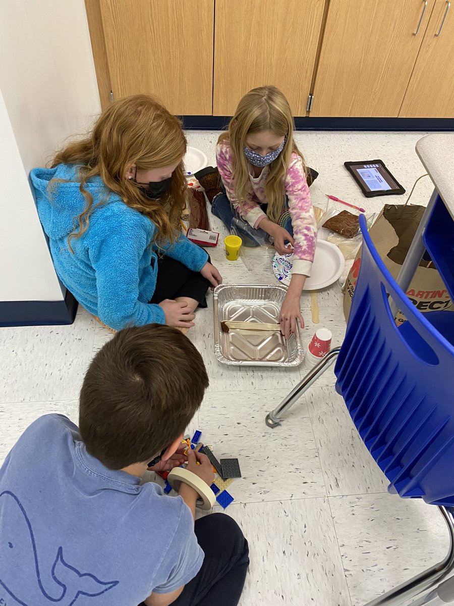 MrsMonn_Teach's tweet photo. Students were so excited to build their levees today!  @KeithAllshouse @SharpsburgElem https://t.co/PvGH9DbjTK