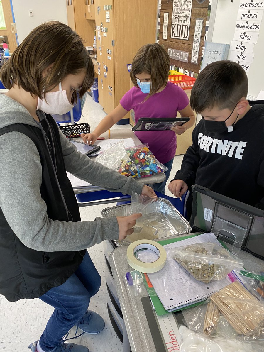 MrsMonn_Teach's tweet photo. Students were so excited to build their levees today!  @KeithAllshouse @SharpsburgElem https://t.co/PvGH9DbjTK