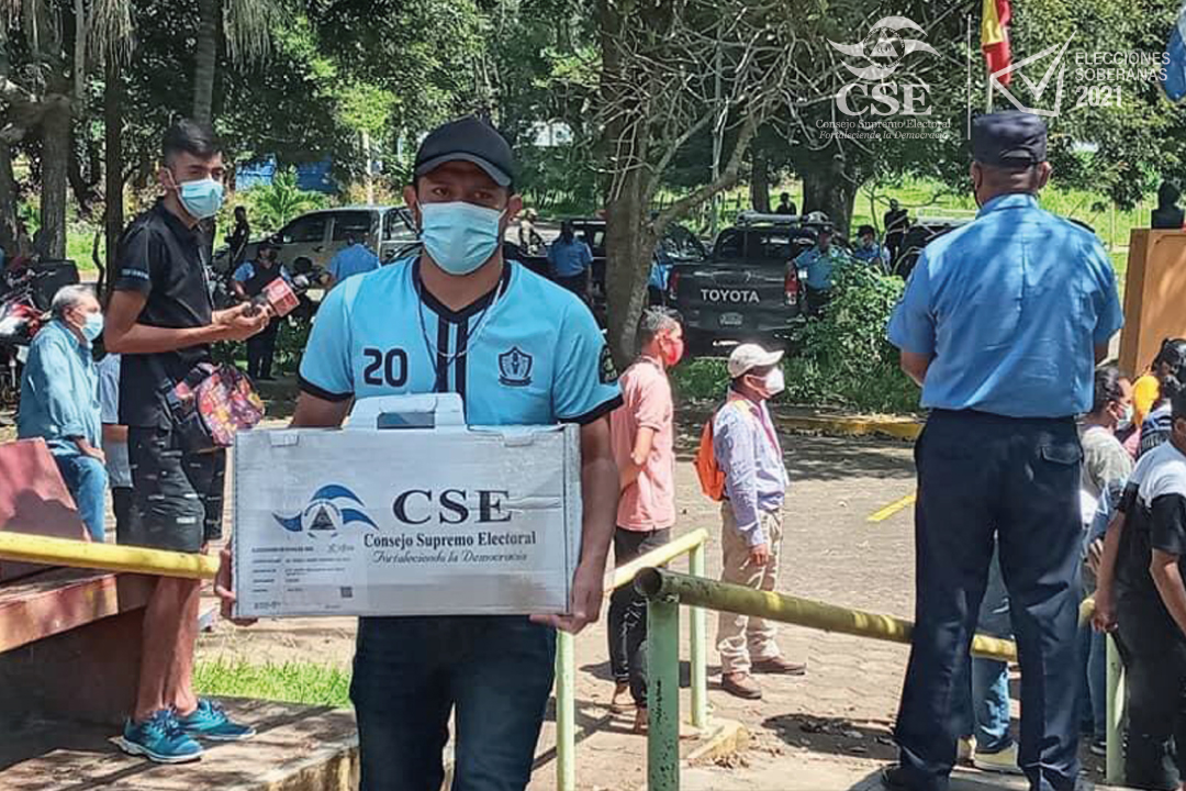 cse_nicaragua's tweet photo. #𝐄𝐥𝐞𝐜𝐜𝐢𝐨𝐧𝐞𝐬𝐒𝐨𝐛𝐞𝐫𝐚𝐧𝐚𝐬𝟐𝟎𝟐𝟏 🇳🇮 | 𝐌𝐚𝐭𝐞𝐫𝐢𝐚𝐥 𝐄𝐥𝐞𝐜𝐭𝐨𝐫𝐚𝐥 𝐥𝐥𝐞𝐠𝐚 𝐚 𝐝𝐢𝐟𝐞𝐫𝐞𝐧𝐭𝐞𝐬 𝐌𝐮𝐧𝐢𝐜𝐢𝐩𝐢𝐨𝐬 𝐝𝐞𝐥 𝐩𝐚í𝐬 𝐩𝐚𝐫𝐚 𝐥𝐚𝐬 𝙀𝙡𝙚𝙘𝙘𝙞𝙤𝙣𝙚𝙨 𝙂𝙚𝙣𝙚𝙧𝙖𝙡𝙚𝙨 𝙙𝙚𝙡 07 𝙙𝙚 𝙣𝙤𝙫. 🗳️ 

📲 Fb: https://t.co/PVjPghq1dB https://t.co/xx3PrOc5aB