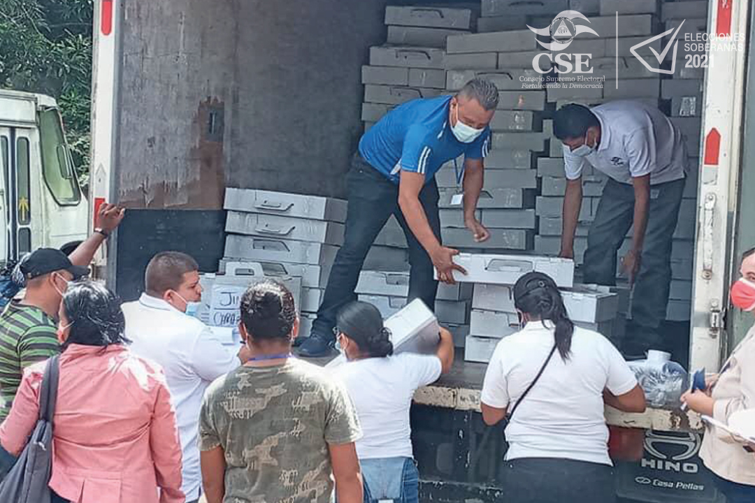 cse_nicaragua's tweet photo. #𝐄𝐥𝐞𝐜𝐜𝐢𝐨𝐧𝐞𝐬𝐒𝐨𝐛𝐞𝐫𝐚𝐧𝐚𝐬𝟐𝟎𝟐𝟏 🇳🇮 | 𝐌𝐚𝐭𝐞𝐫𝐢𝐚𝐥 𝐄𝐥𝐞𝐜𝐭𝐨𝐫𝐚𝐥 𝐥𝐥𝐞𝐠𝐚 𝐚 𝐝𝐢𝐟𝐞𝐫𝐞𝐧𝐭𝐞𝐬 𝐌𝐮𝐧𝐢𝐜𝐢𝐩𝐢𝐨𝐬 𝐝𝐞𝐥 𝐩𝐚í𝐬 𝐩𝐚𝐫𝐚 𝐥𝐚𝐬 𝙀𝙡𝙚𝙘𝙘𝙞𝙤𝙣𝙚𝙨 𝙂𝙚𝙣𝙚𝙧𝙖𝙡𝙚𝙨 𝙙𝙚𝙡 07 𝙙𝙚 𝙣𝙤𝙫. 🗳️ 

📲 Fb: https://t.co/PVjPghq1dB https://t.co/xx3PrOc5aB