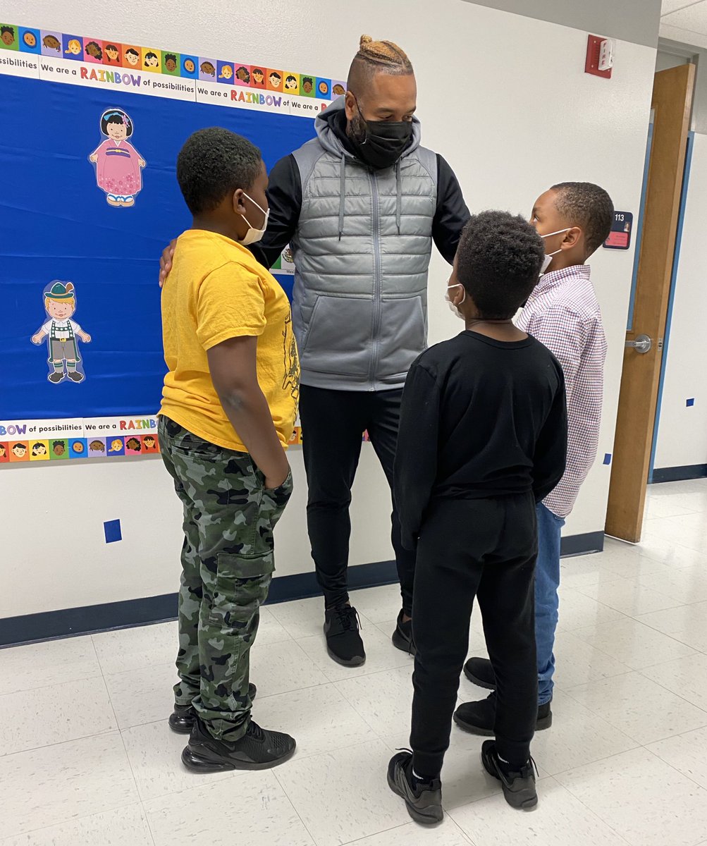 CableDre's tweet photo. I am on a MISSION each and EVERY day! Speaking life into ALL those who are in my care!✊🏽❤️ @BrookridgeSMSD @theSMSD #usemeup🙌🏽 https://t.co/foq5s0vzZy