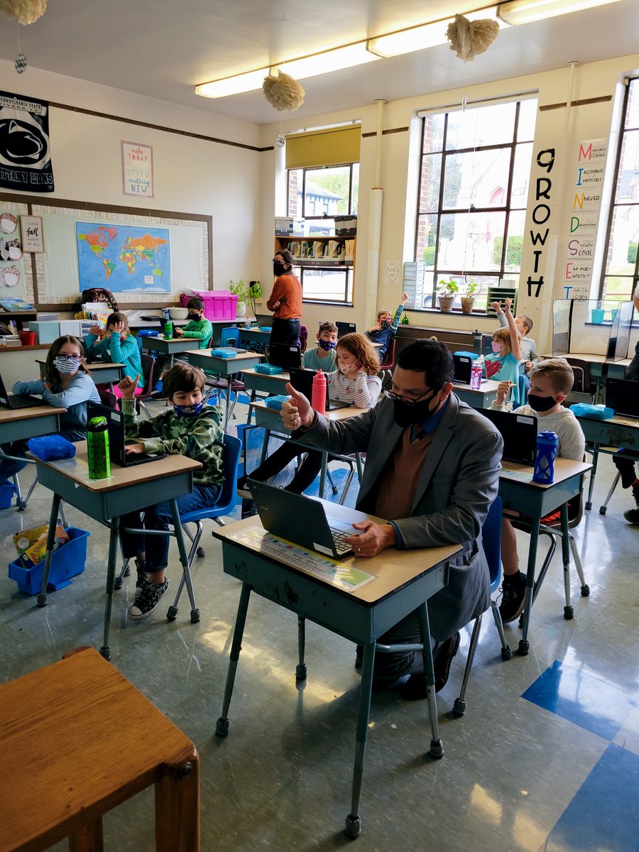 jbrownprincbela's tweet photo. Mrs. Henry taught Mrs. Fisher's students and Secretary Ortega the art of Google Classroom 🤩 @PDESecretary @PADeptofEd https://t.co/DwyqnQwm1h