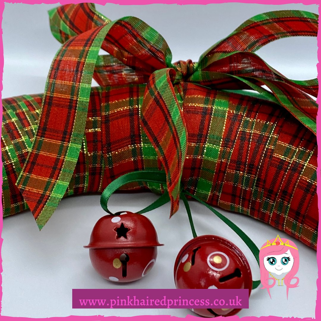 PhpPink's tweet photo. Christmas Colours ..... what do you think of if someone says Christmas to you? 

 For me Red / Green / Gold - but I've made some gorgeous decorations to match bespoke trees in other colours such as Black and White, Red and Gold, Purple and Silver   Dm for further info and Prices https://t.co/gdBhlsZ3Bp