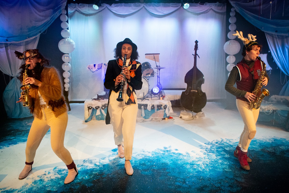 CW_Theatre's tweet image. We're getting ready for a magical festive season this December with @GoblinTheatre's The Ballad of Rudy! 
Join Rudy the reindeer on a musical journey that teaches him that life isn’t about following the herd. 🎵
Saturday 11 December - Sunday 12 December
loom.ly/Qgzqf2I