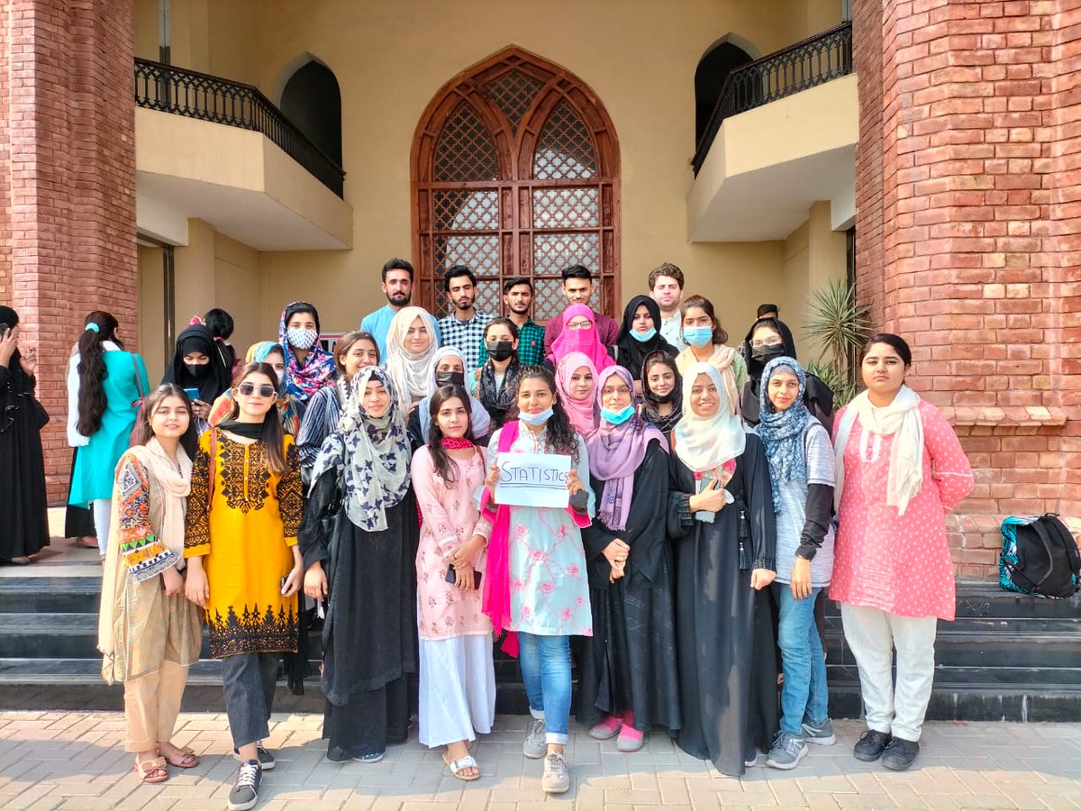 AfifaMehr's tweet photo. Today Statistics department was invited by horticultural society to participate in plantation activity.
Student went KSK campus of Government College University to join very exciting campaign of plantation along with the VC of GCU, Sir  @zaidia https://t.co/w47FECpIPH