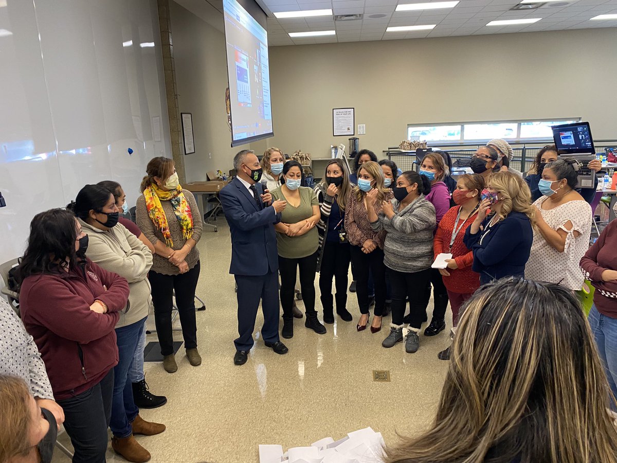 joshgalvan75's tweet photo. How to be a better leader parent workshop was a big success today ! #mortonpride #orgullomorton https://t.co/nHWOHM49KY