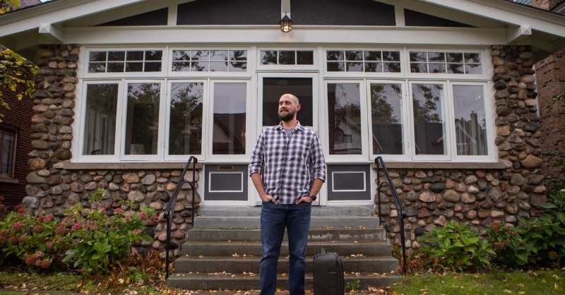 WSJ's tweet photo. With mortgage rates remaining low, plenty of singles are seeking homes. But the supply of entry-level housing is near a five-decade low.