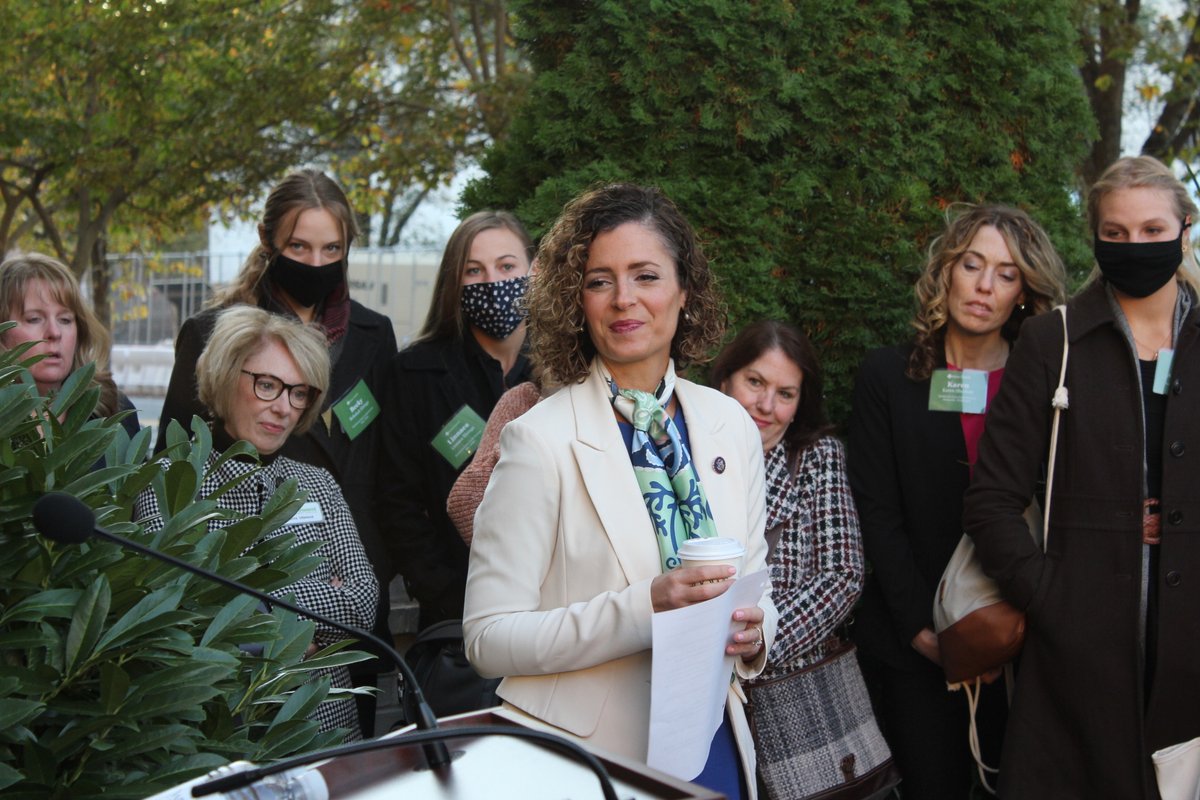 farmcredit's tweet photo. Today, female #ag leaders from #FarmCredit institutions across the nation celebrated the success of #WomenInAg at our Women's Breakfast. Thank you @RepJuliaLetlow, @Kat_Cammack and @RepFischbach for being w/ us this morning &amp; your commitment to our industry! #FarmCreditFlyin https://t.co/YKEag3UnDW
