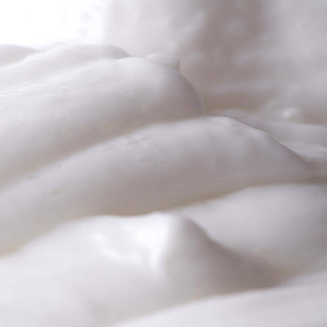 gettheskin's tweet photo. Our formulas are intentionally developed for safe use ✨We chose to be 100% fragrance free for several reasons:

▪️ Fragranced chemicals, like other toxic chemicals can pass through your blood-stream and cause hormone disruption
▪️ Skincare products formulated with fragr https://t.co/fqJODPFDJY