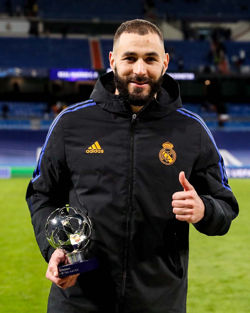 Myriam_Bensalah's tweet photo. #KarimBenzema continue de marquer l'Histoire du #RealMadrid de son Empreinte... En s'offrant ce soir le 1000ème But du Real Madrid et un doublé.
Victoire des Merengue, 2-1 contre le Shakhtar. #LDC #BeauRecord #MVP #HommeDuMatch 😊👏👏 https://t.co/KCNdQ2EO1g