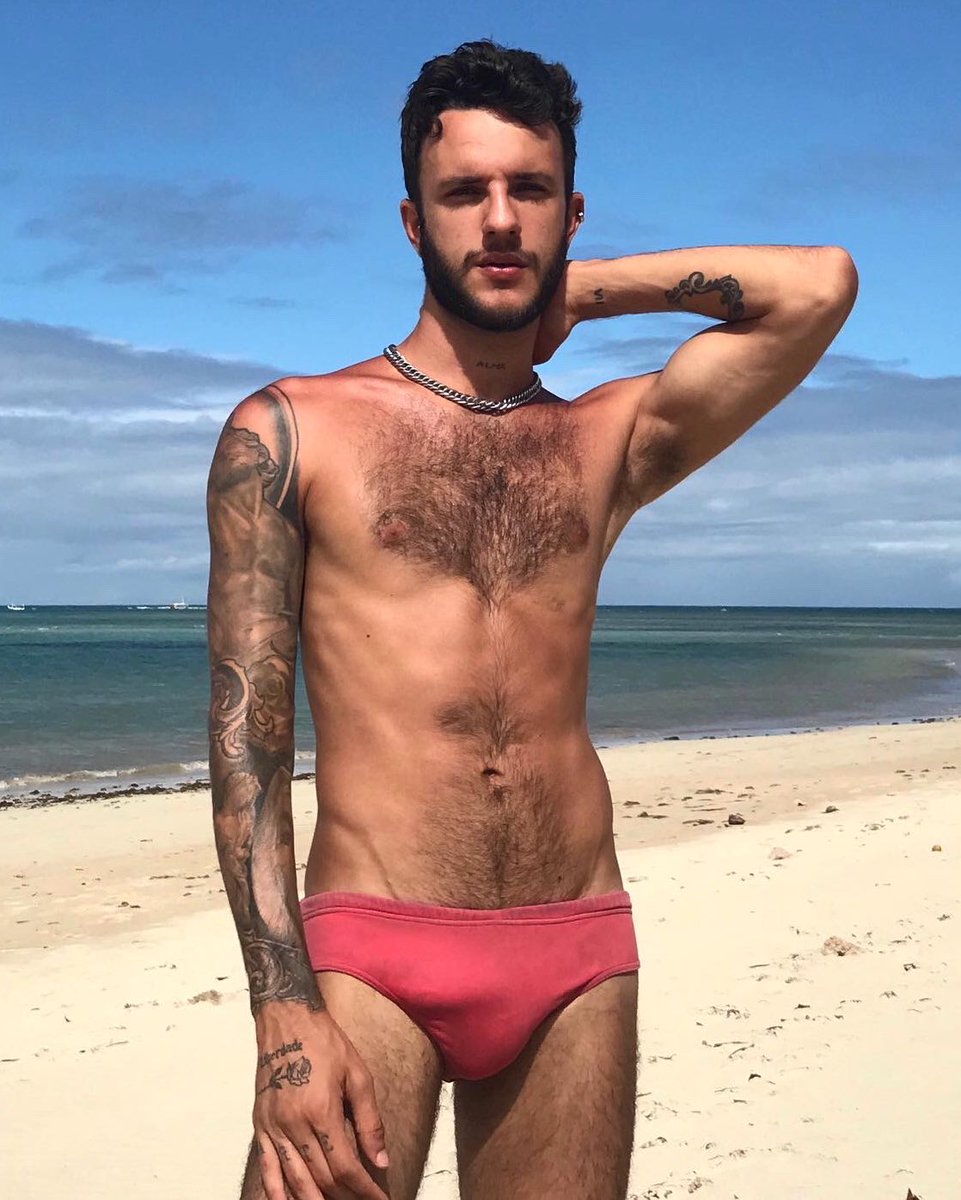 eroz2000's tweet photo. De férias pegando o bronze que eu precisava 🔥 

https://t.co/hrGjpRGu87 https://t.co/7NupiD3Qs9
