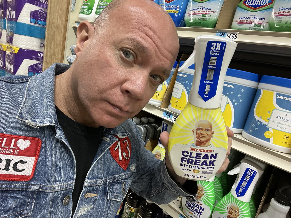 EricEremita's tweet photo. Hmmmβ¦ π¨πΌβπ¦²π
#EricEremita #MrClean #CelebrityContractor #HGTV #Renovation #InteriorDesign #CustomHomes #RealEstate #proctergamble @ProcterGamble https://t.co/9SfBTa3QWt