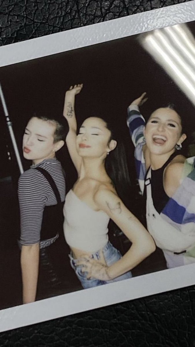 sweettners's tweet photo. she’s so happy my heart is full https://t.co/9ZAjBHQxQj