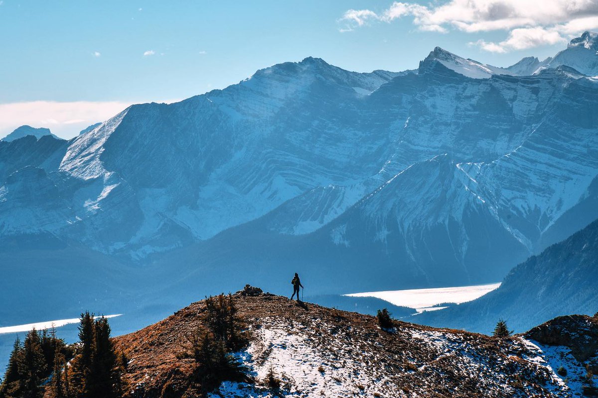 TourismCanmore's tweet photo. Reminder: it's okay to just stop and stare ⛰️ ✨

📸 IG: explorandoocanada | #Canmore #ExploreCanmore #Kananaskis https://t.co/uNprDdt3TK