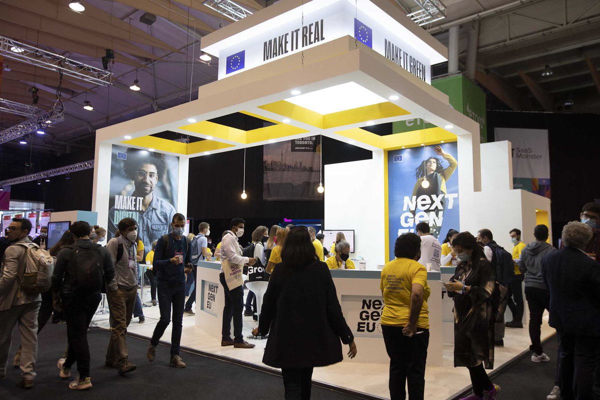 CE_PTrep's tweet photo. A Comissária @SKyriakidesEU visita o nosso stand #NextGenerationEU na #webSummit. Aguardamos a sua visita no pavilhão 3 da FIL. #EUatWebSummit #digitalEU https://t.co/68ZTS3yilc