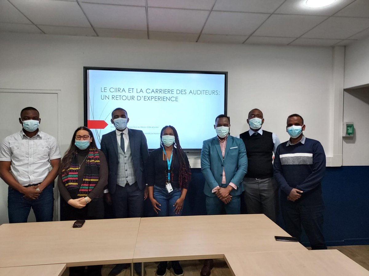 IRAdeMetz's tweet photo. Mansoh Mango, auditeur ivoirien de la 43e promotion, est revenu à l’@IRAdeMetz pour dire aux élèves  du cycle international des #IRA combien cette formation a boosté sa carrière. Rappel : les inscriptions sont ouvertes jusqu’au 19 novembre https://t.co/DxfsALGw6q  @ENA_fr @dgafp https://t.co/fJrKIn8EPa