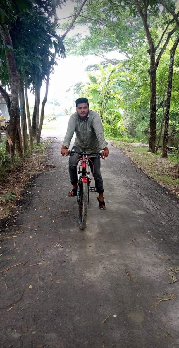 ~মানুষ যেদিন অন্যের ভুল ধরার চেয়ে,

 ~আগে নিজের ভুলটা নিজে বুঝতে পারবে,

~সেদিনই মানুষ প্রকৃত মানুষ হয়ে উঠবে !