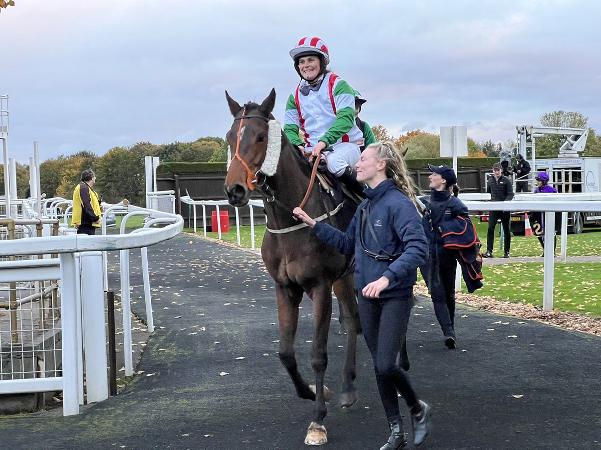 amajox's tweet photo. Congratulations @amajox #EmilyBullock WINS @NottsRacecourse AJA Ladies finale #RegularIncome @ptmidgley #13ran #topride #topjock ππ₯πππππ https://t.co/iUUIqvHxgm