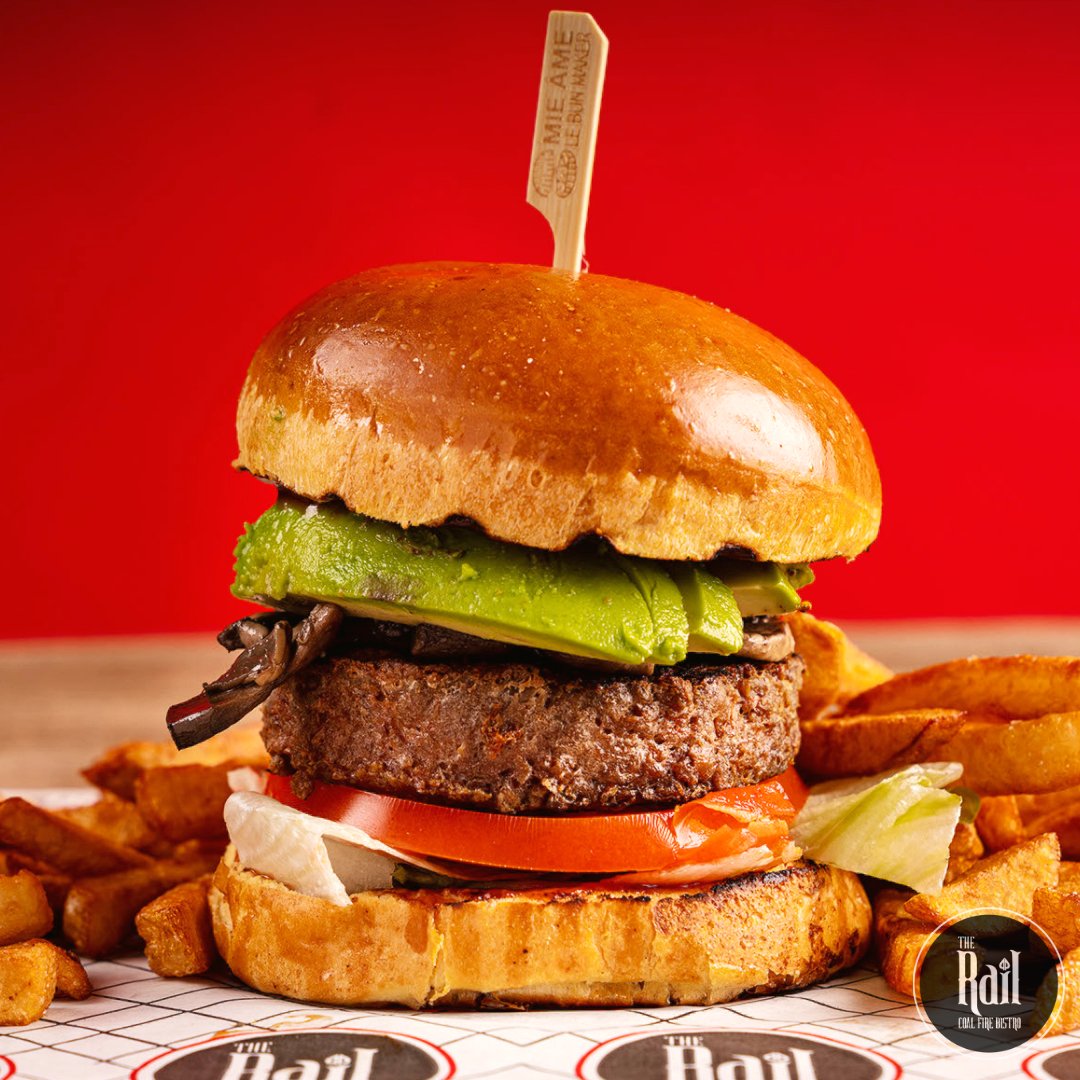 railcoalfire's tweet photo. A great burger can turn a bad day into a great day!
๐ https://t.co/oGUYC66WMY
#montreal #kahnawake #chateauguay #burgerlovers #cheeseburger
#bacon #montrealfoodie #crunchyjackburger #beyondmeatburger https://t.co/mNrHgrqx32