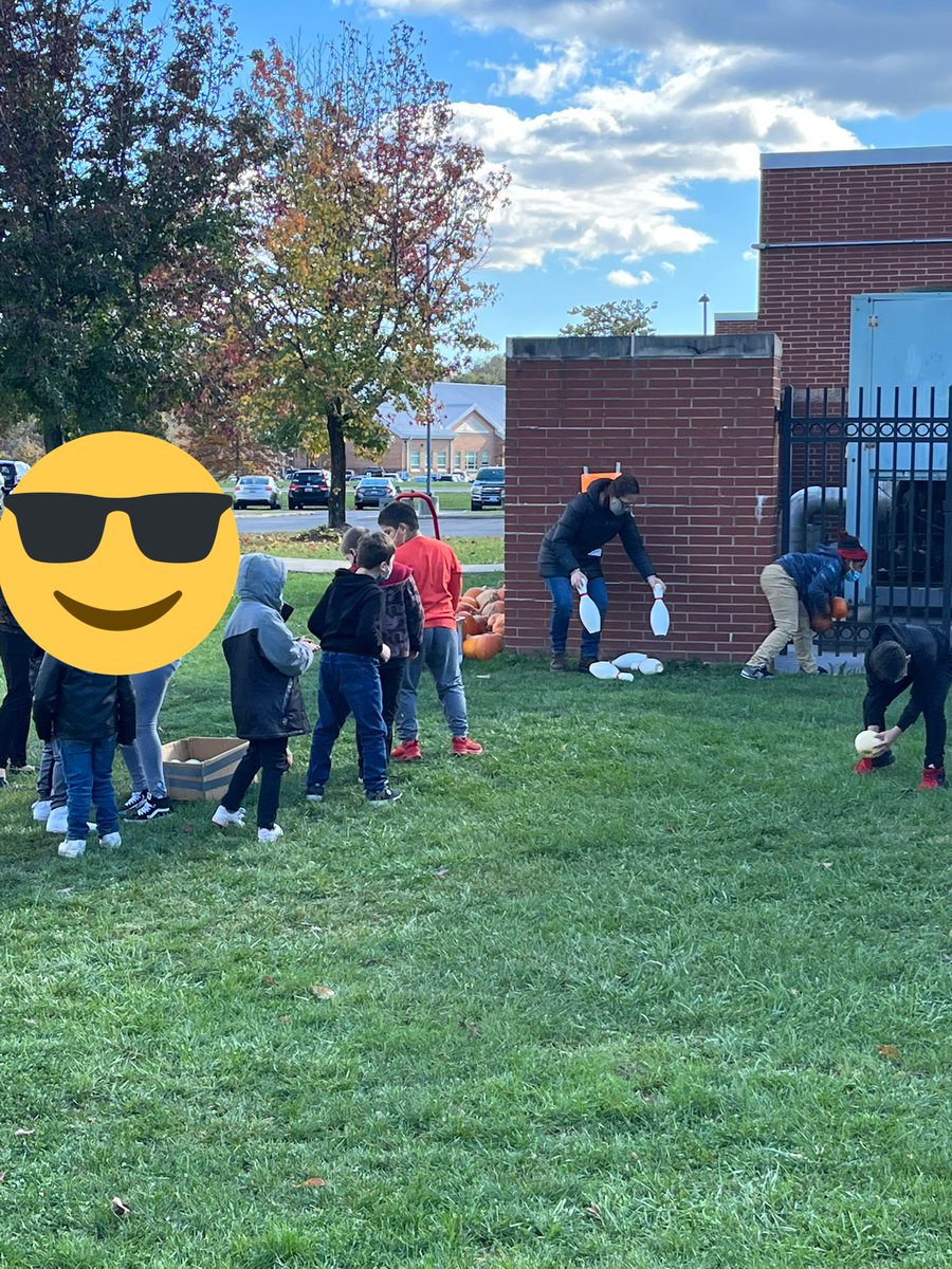 It is a wonderful day <a href="/EasternWCPS/">Eastern Elem School</a> ! From a full staff collaborative instructional strategy share out for our monthly SIT meeting -to- our Fall Fest for MP1 PBIS reward! 🎃👩‍🏫 <a href="/MsENicholson/">Emily Nicholson</a> @DanFowler05 <a href="/DavWarren3/">DavWarren3</a> <a href="/stacey_baker13/">Stacey Baker</a>