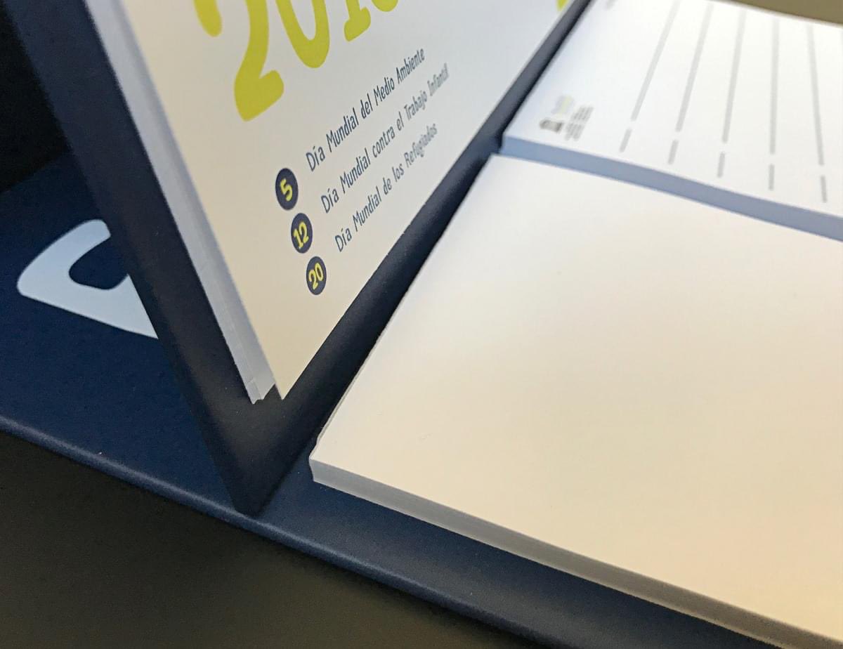 NocbaCreative's tweet photo. Calendarios de sobremesa personalizados para empresas. El mejor regalo para tus clientes
Precios Bajos. 

#calendarios #calendario2022 #caledáriopersonalizado #calendariospersonalizados #calendariodepared #calendariomesa #calendáriosdemesa #calendariobolsillo #planificadores https://t.co/piKILFmxXR
