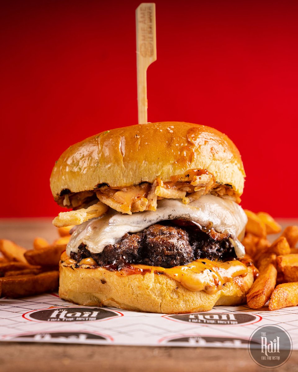 railcoalfire's tweet photo. A great burger can turn a bad day into a great day!
๐ https://t.co/oGUYC66WMY
#montreal #kahnawake #chateauguay #burgerlovers #cheeseburger
#bacon #montrealfoodie #crunchyjackburger #beyondmeatburger https://t.co/mNrHgrqx32