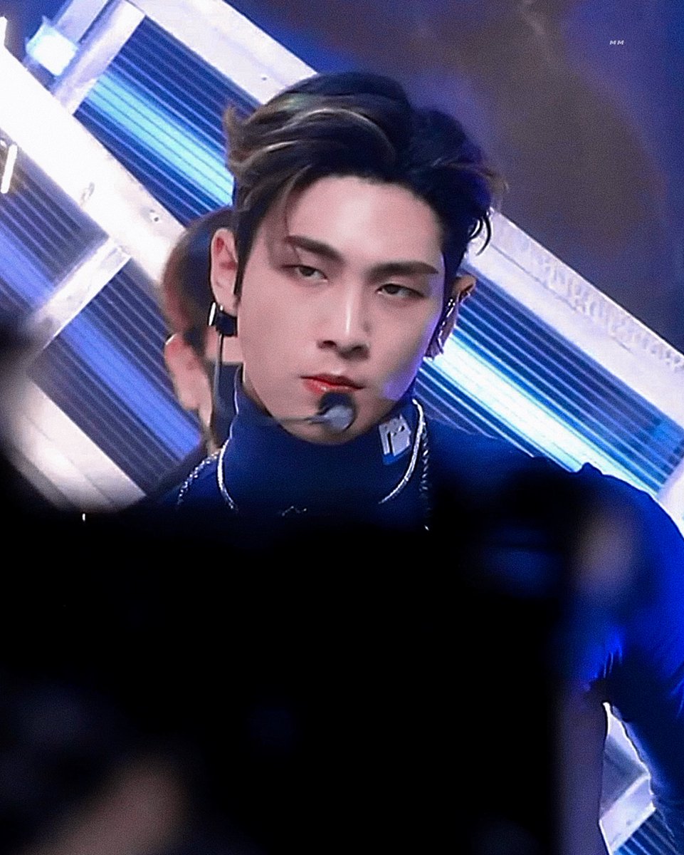 MIMI0721_'s tweet photo. 💙🖤 https://t.co/bWDTHgw0Ol