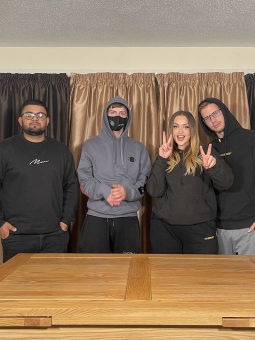 Watch Laura Bianca 🦋's leaked NSFW photo on TwXstars