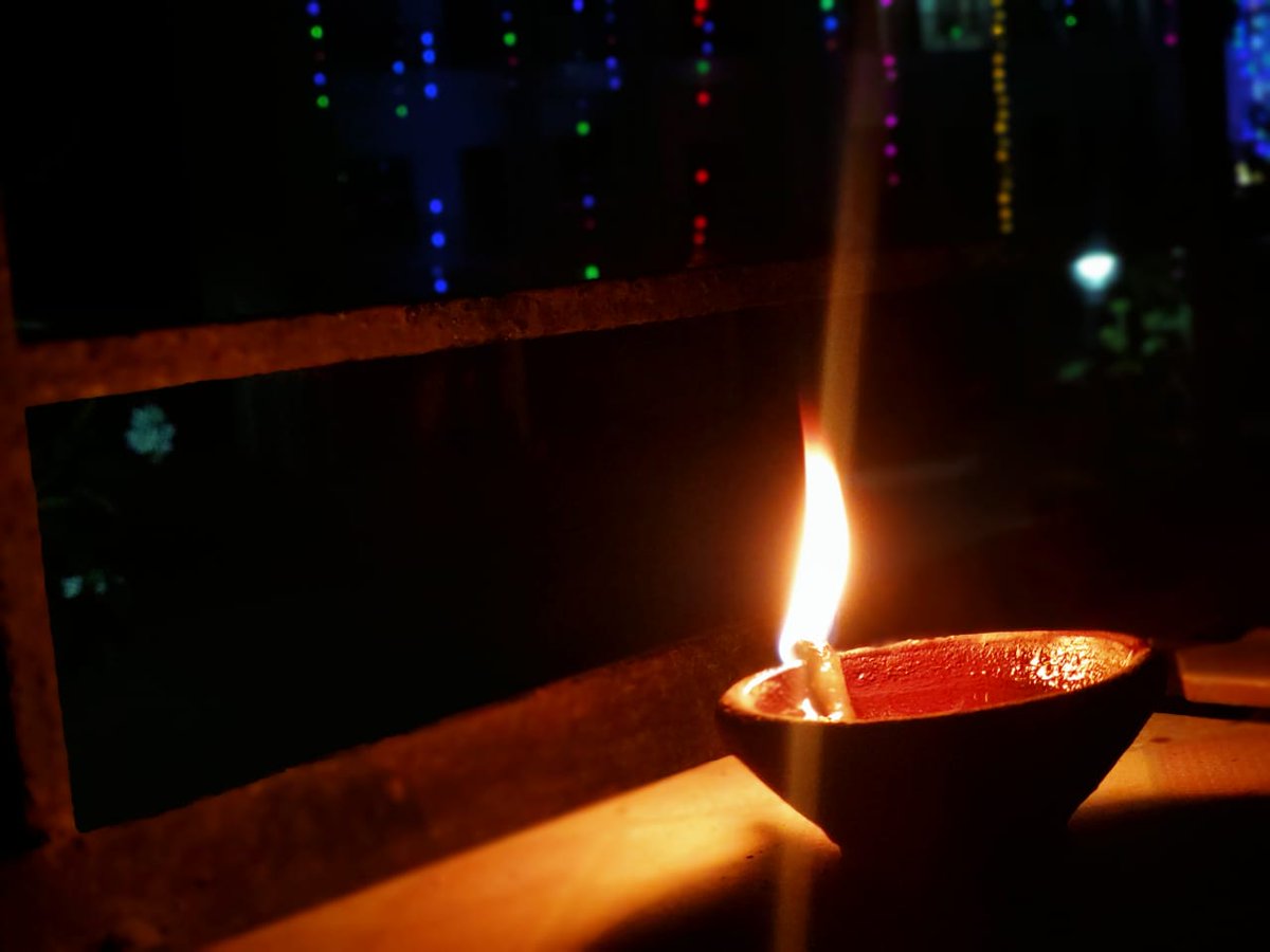 Pnisha5's tweet photo. #Yamdeep

Ishwar aaye , Daridar bhaggay🙏🙏

#Deepavali https://t.co/LItaMKhJo0