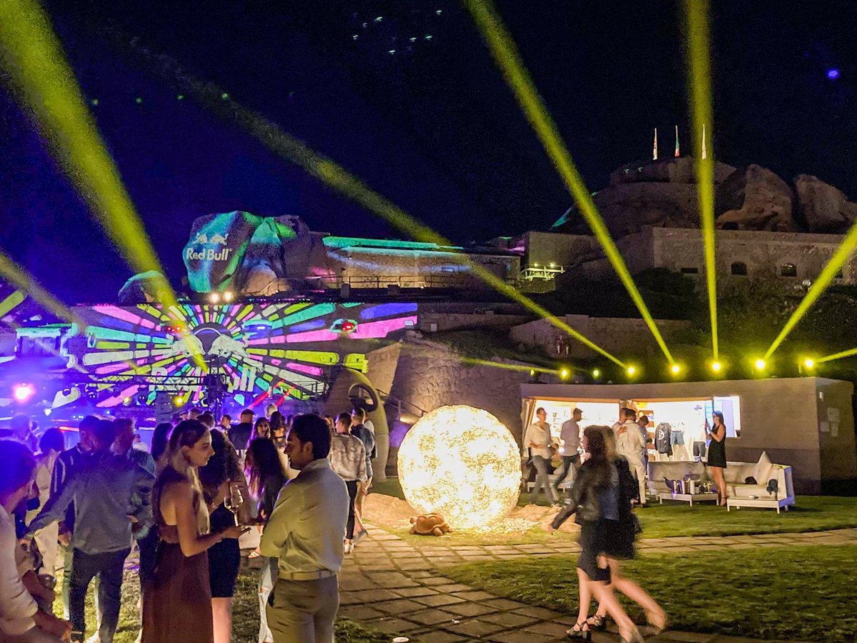 Robelighting's tweet photo. In Costa Smeralda, Sardinia, Italy, at the open air discotheque Phi Beach, LD Marco di Febo created a #lightingdesign using @Robelighting #MegaPointe, #Pointe, #LEDBeam150 & #LEDWash600 luminaires.
#robelighting #robeintherig #rmmultimedia #phibeach #nightclublighting https://t.co/Ei2e9Dn0YT