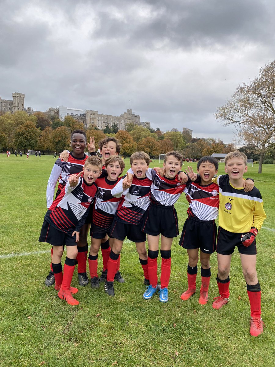 BGS_SportDpt's tweet photo. The taunting clouds above Windsor Castle didn’t dampen the spirits of our U10A Football Team match against @stgwindsor! A match full of superb football and excellent team spirit! #bgs_sport #bgs_football #bgs_teamwork https://t.co/6pChqXxlc0