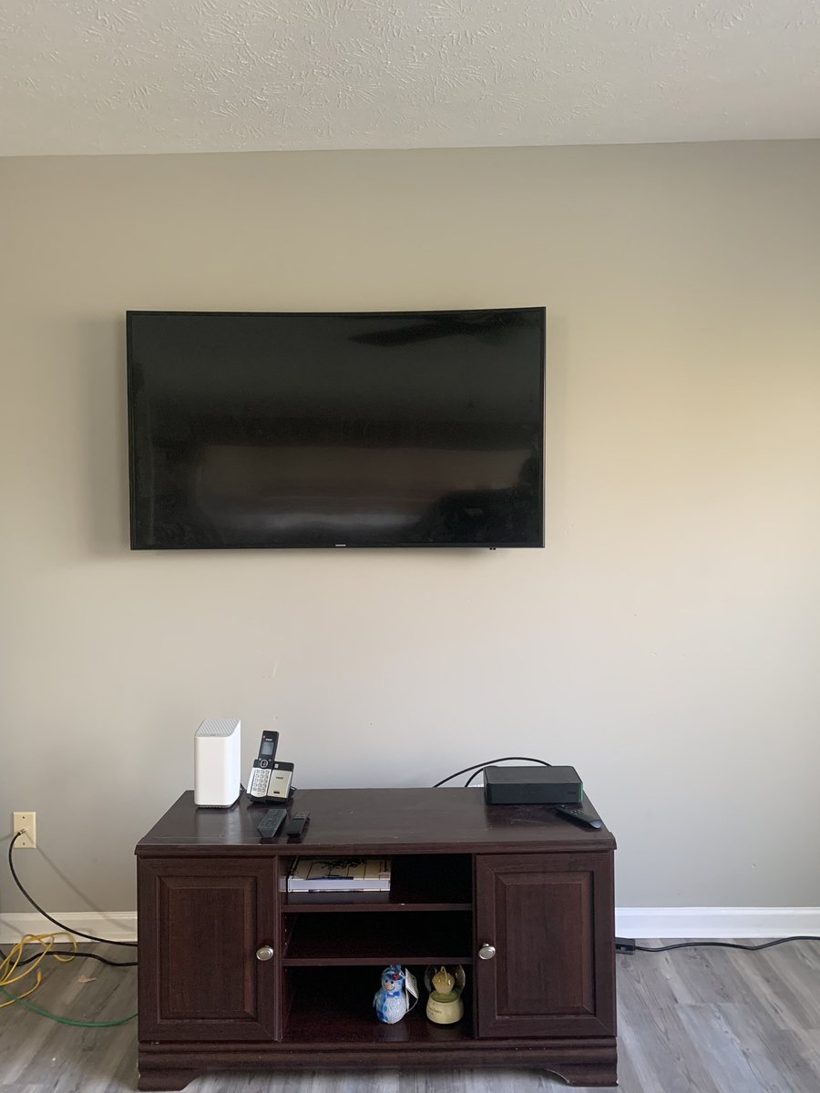 Tre_ocrazy's tweet photo. For the month of November get your TV mounted and wires concealed for only $100 ❗️ book now >> @bamc_LLC https://t.co/MsGxkaDUSg