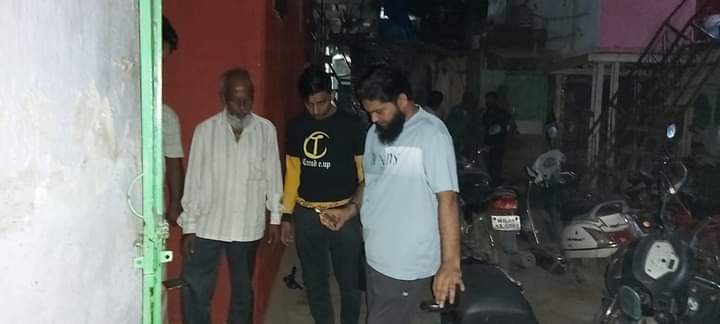 imsaalimqureshi's tweet photo. #AIMIM Mumbai General Secretary Janab #HajiSaalimQureshi Sahab Ne #ValmikiNagar Ka Visit Kiye Or Waha Chal Rahe #InternalRoad Ke Kaam Ka Jaiza Liye Or Logo Se Mulakat Bhi Kiye. https://t.co/hmFR9ukHna