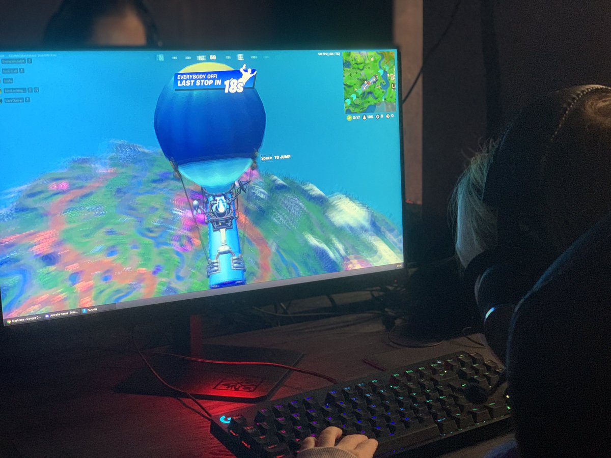 Selvom det var en forkortet omgang med teknik der havde andre ideer end os, var det umuligt at fjerne hyggen ❤️ 
Traditionen med at have endnu en gamer kvinde med hjalp også på det 🙌 Vi ses igen om 14 dage 
#digipippigaming