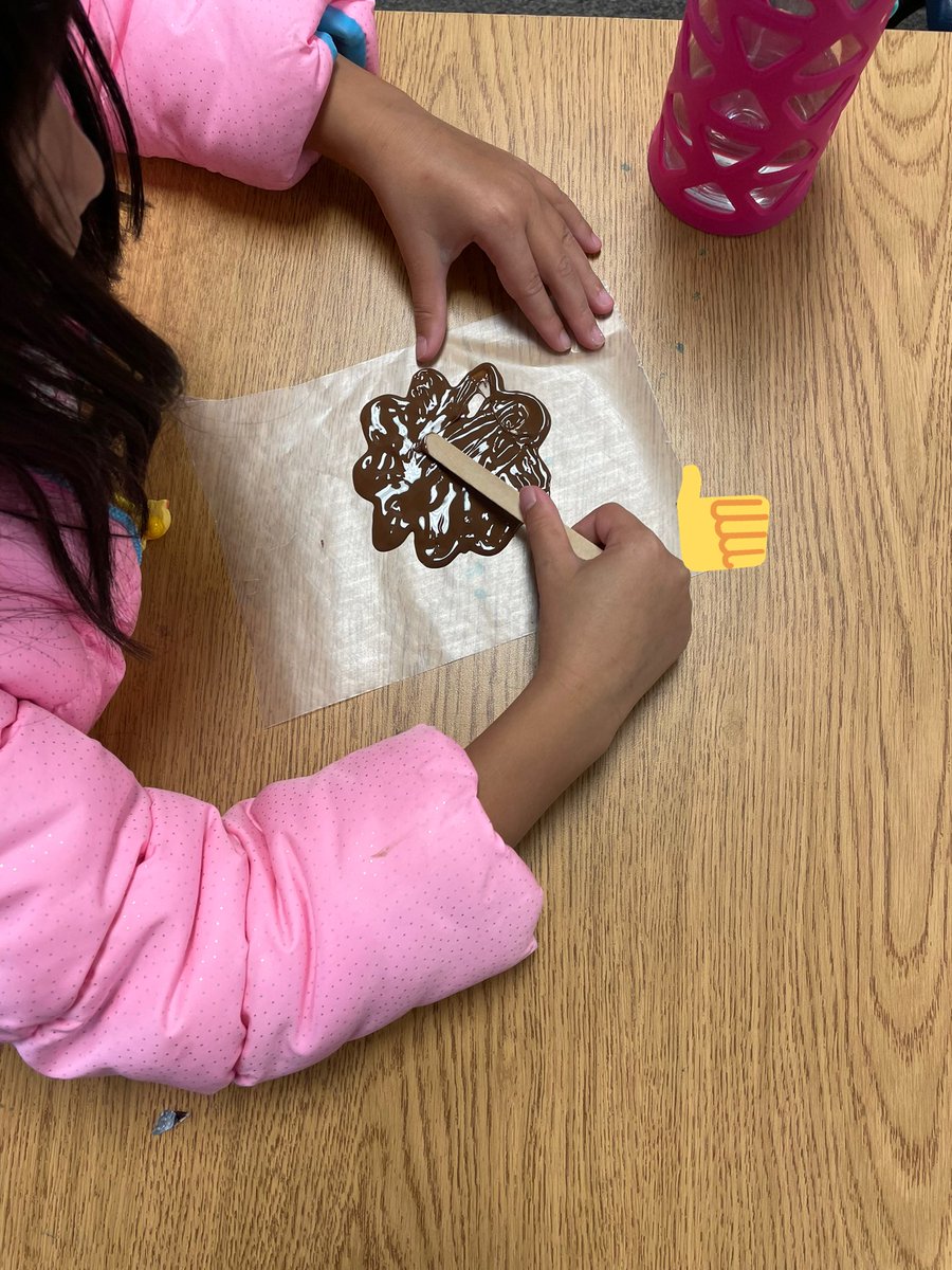 MsRutherfordCRE's tweet photo. Chocolate fun while we investigate changing states of matter @CoyoteRidgeES ! 🍫 Lots of 😃! #CRELeads https://t.co/jQTtB6XnI2