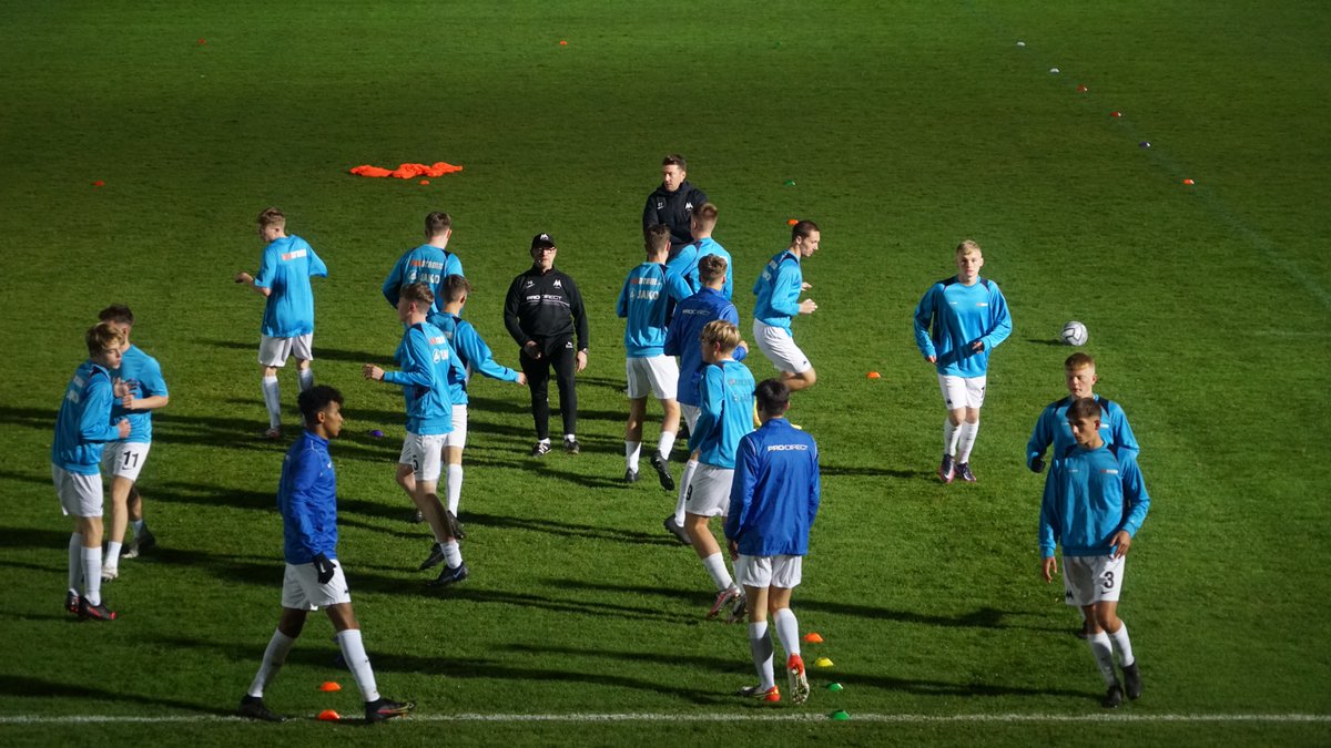 TUFC1899's tweet photo. 🟡 #tufc U18 side to face Newport County U18s this evening...

Wonnacott, Quinn, Edmonds, Thomas, Collings (c), Rowe, Stayt, Winsor, Bishop, Brooks, Cadby.

SUBS: Aldous, Hill, Grant, Field, Collins, Gilbert, Jones.

#NEWTOR https://t.co/Xeg7o6YEeX