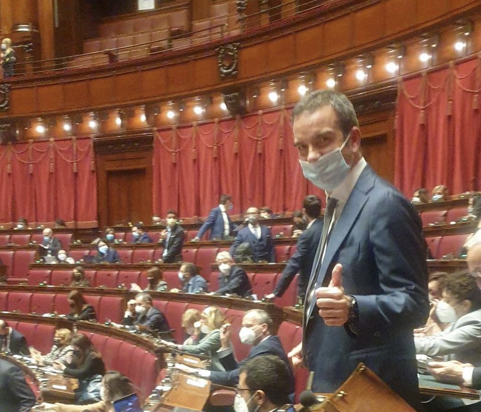 robertoocchiuto's tweet photo. Mi sono dimesso da deputato.  
Svolgerò un altro ruolo, quello di presidente della Regione Calabria, per un atto di amore.
Lo farò arricchito dall’esperienza fatta in questi anni in Parlamento.

È stato un onore far parte delle Istituzioni. https://t.co/ipDECVhIKH