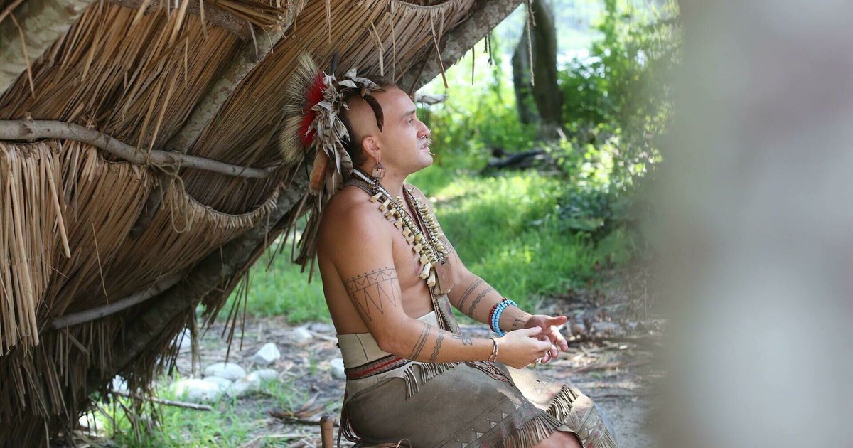 Who are the Wampanoag? Read this fascinating article by Nancy Eldredge, Nauset Wampanoag and Penobscot about Native People living in #massachusetts, then visit @plimothpatuxet in #plymouthma to learn more. @SeePlymouth @Plymouth_400 #mylocalma plimoth.org/for-students/h…