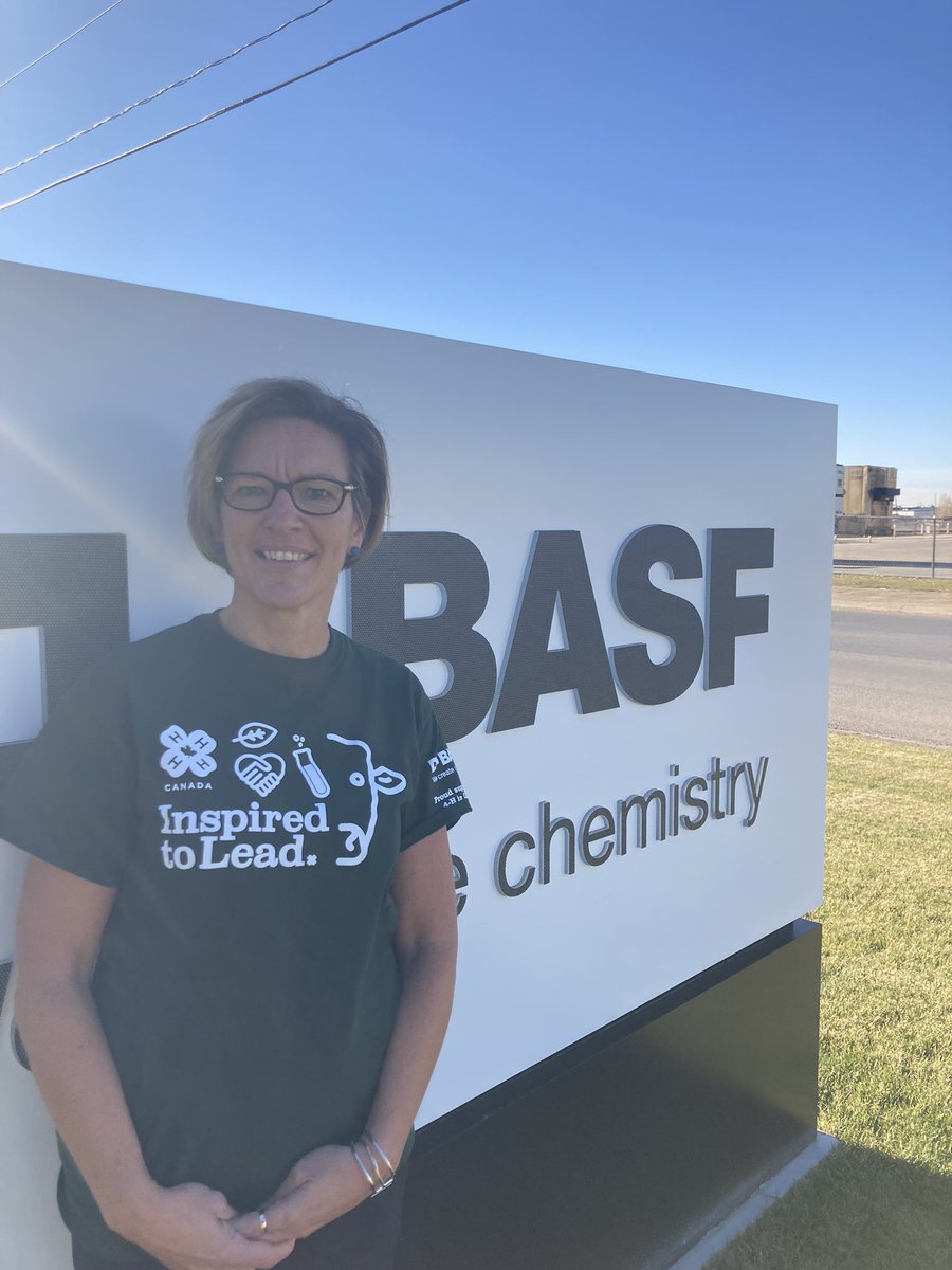 I am proud to celebrate <a href="/4HCanada/">4-H Canada 🍀🇨🇦</a> and all the great things that they do for #YouthInAg alongside my team <a href="/BASFAgSolutions/">BASF Agricultural Solutions Canada</a> by wearing green today 💚#ShowYour4HColours