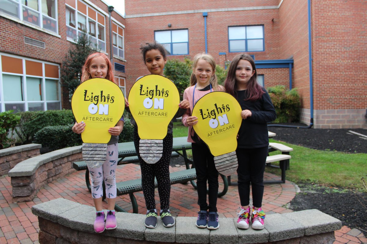DIRECTORCDA's tweet image. Clara Barton and MacFarland celebrated "Lights On Afterschool", a nationwide event recognizing the importance of afterschool programs.