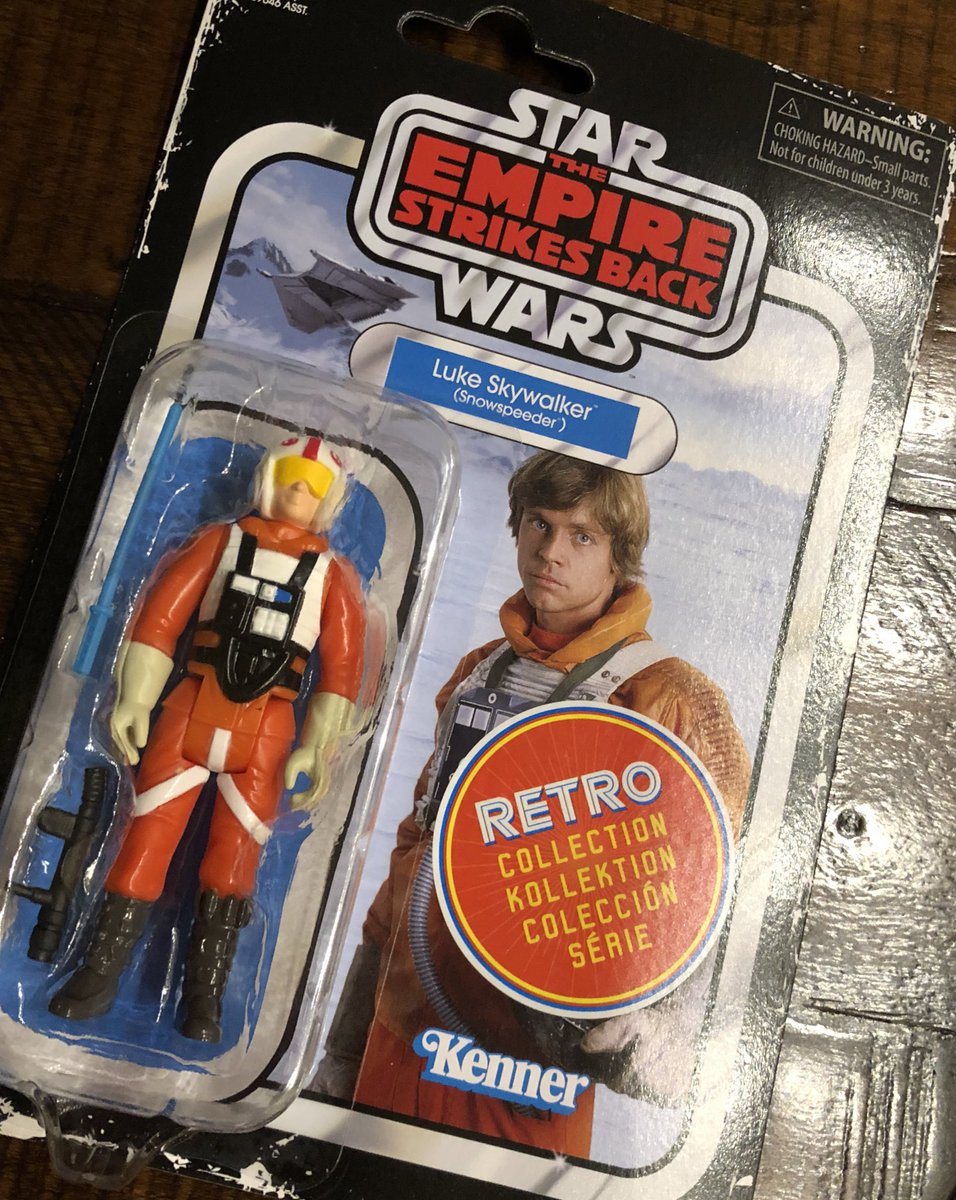 HanaaBlossom's tweet photo. Uber excited!! About to play this game !! And it comes with an amazing retro figure !!! Can I be any more excited!!!!@HamillHimself #starwarsforlife #MAYTHEFORCEBEWITHYOU https://t.co/L6PFp1rlxO