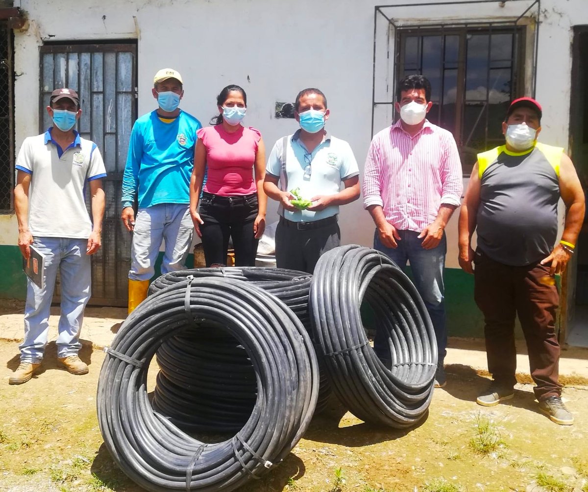 Es digno de reconocer el apoyo de la empresa privada para el fortalecimiento de la educación agropecuaria, en esta ocasión agradecemos a Jorge Maldonado, por la importante donación de politubo, para la granja agroecológica de la UE Curtincápac. <a href="/mariabrownp/">María Brown Pérez</a> #TodosPorLaEducación