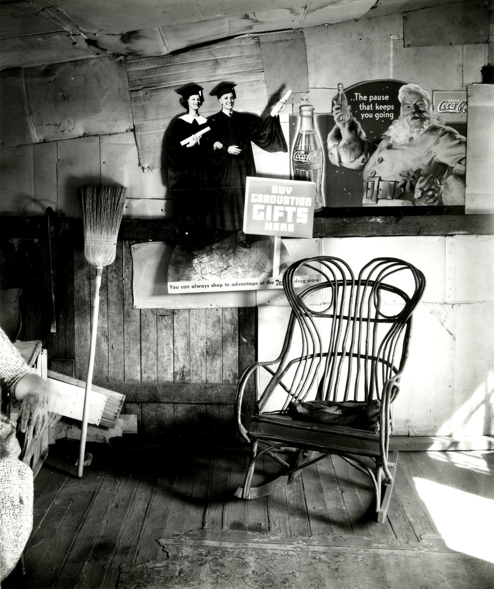 MFAStPete's tweet photo. 📷 Photographer Walker Evans was born #onthisday in 1903. Evans’s towering reputation is based mostly on his prolific work of the Depression era, such as Scott's Run, West Virginia, Coal Miner’s House.
#MFAStPete #MFACollection #MFAPhotographyCollection #Photography #WalkerEvans https://t.co/vrBzf6MYT3