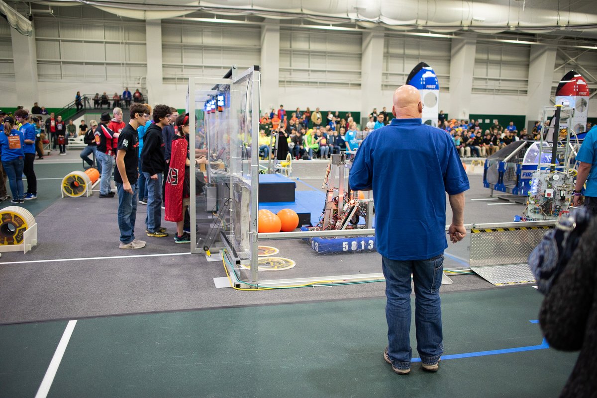 EversourceNH's tweet photo. We can’t wait to see the robots compete at Saturday’s @first_nh Governor’s Cup hosted by Battle of the Bay! The event is open to the public and being held at Prospect Mountain HS in Alton Bay. Join us! #STEMsquad #omgrobots #FIRSTNH #NHrobotics #GovCupNH https://t.co/myWtwcGpPY https://t.co/8h0nv1mBfS
