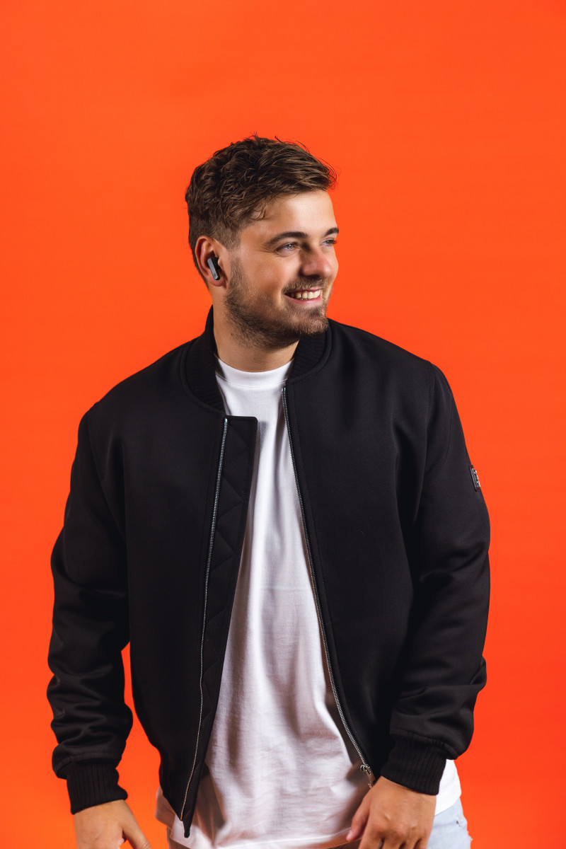 bjeaglefeather's tweet image. Giveaway: Win a Rare JBL Bluetooth Speaker Autographed By Martin Garrix: Martin Garrix and JBL are partnering with EDM.com to give one lucky fan their dream portable speaker. dlvr.it/SBr2KR #Giveaway #GEARTECH #JBL #MartinGarrix | @TheEDMNetwork