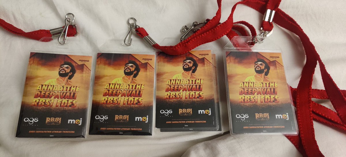 RBSIRAJINI's tweet photo. All set ready for 3 AM tharisanam of #Thalaivar Superstar @rajinikanth #RBSIFDFS @agscinemas @sunpictures @archanakalpathi @ThanthiTV #maduravoyal https://t.co/WmsX4wL0EN