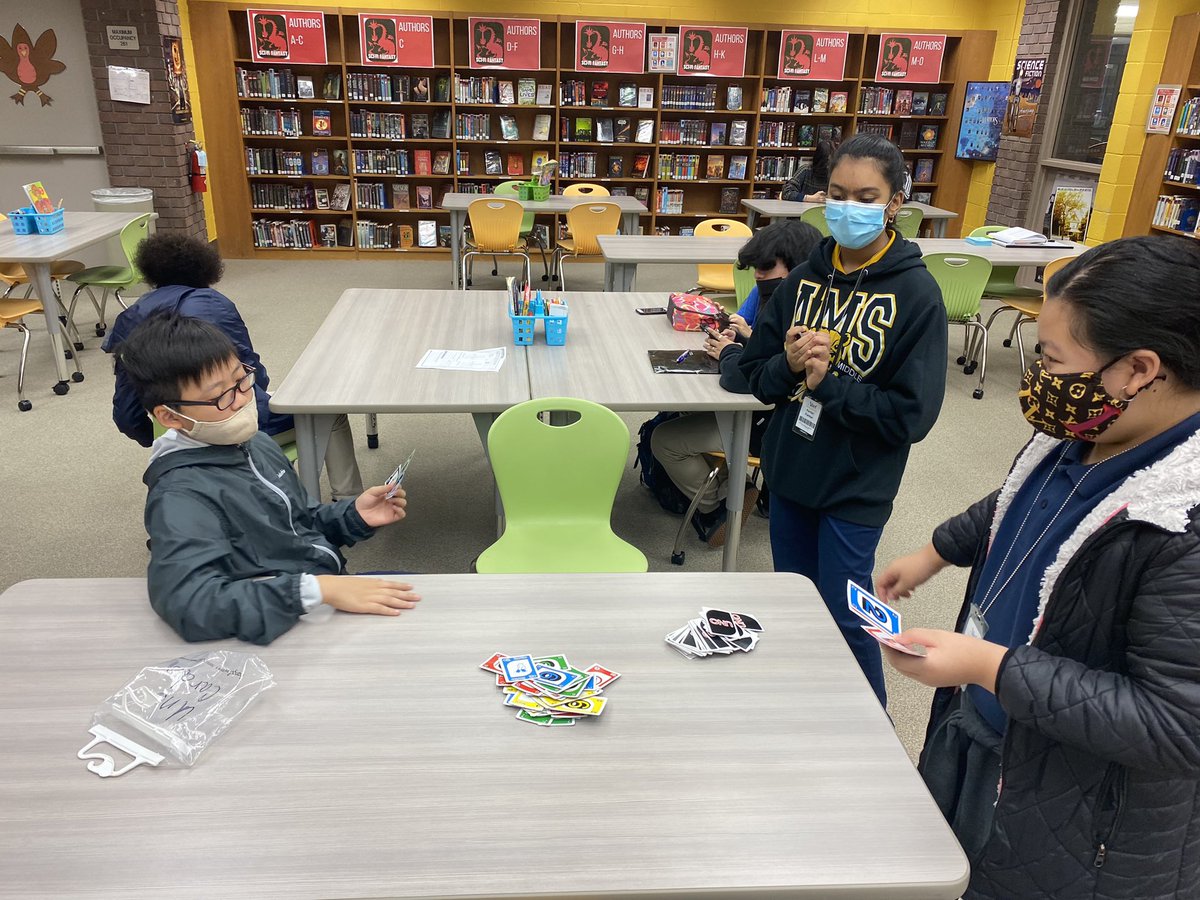 Students at AMS enjoying the library during their lunch. #happykids #socialbutterflies #relax #purposepassionpride @alief_middle @AliefISD @Alief_Libraries @AliefMSlibrary