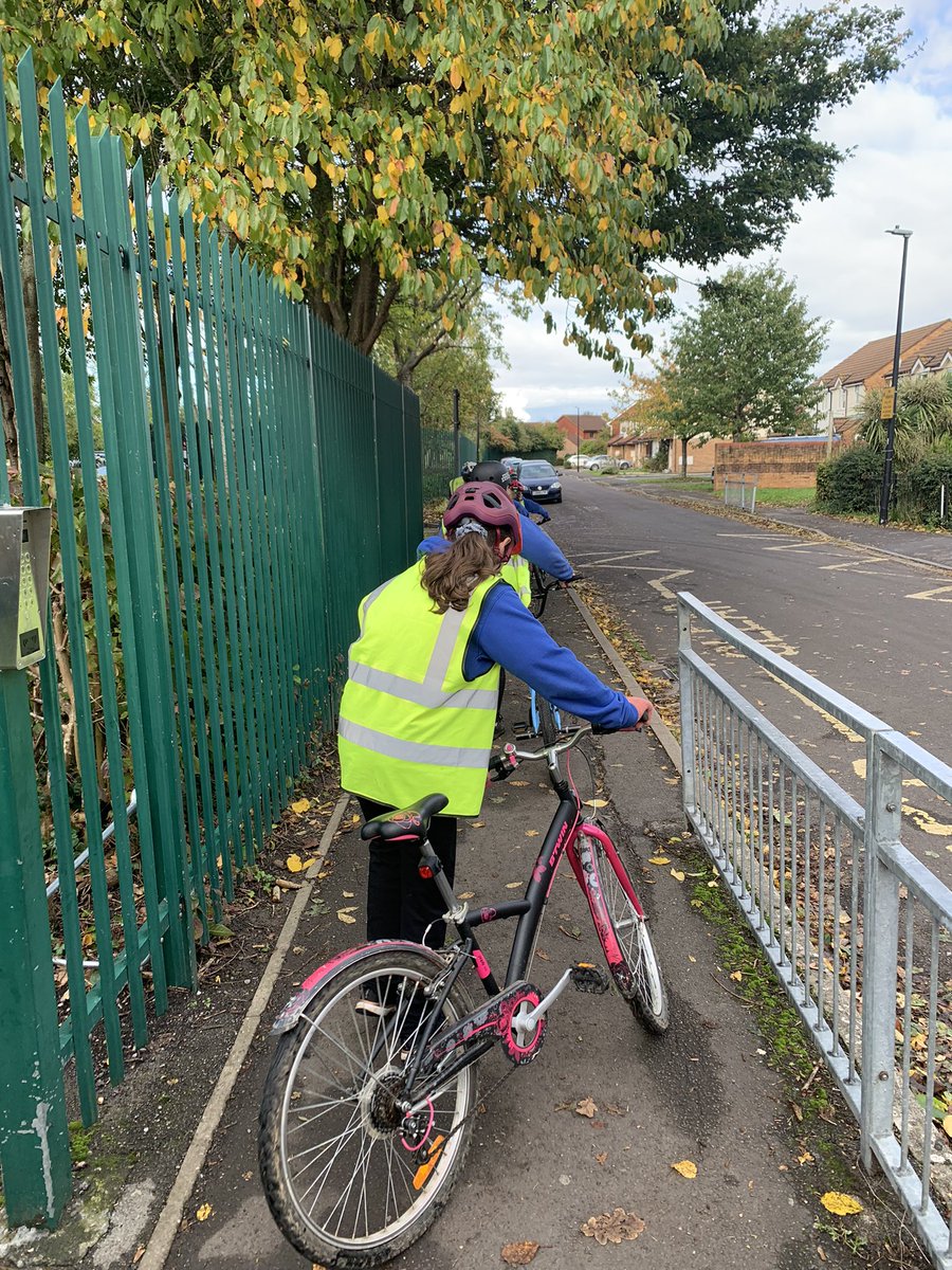 principalcbpsa's tweet photo. And we are off! Bike ability courses for our Yr6 pupils #greentplt https://t.co/b4SrgIraXZ